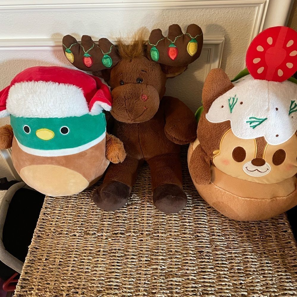 Disney Chip Falafel Pita Munchlings Reindeer Build a Bear Avery Christmas Plush